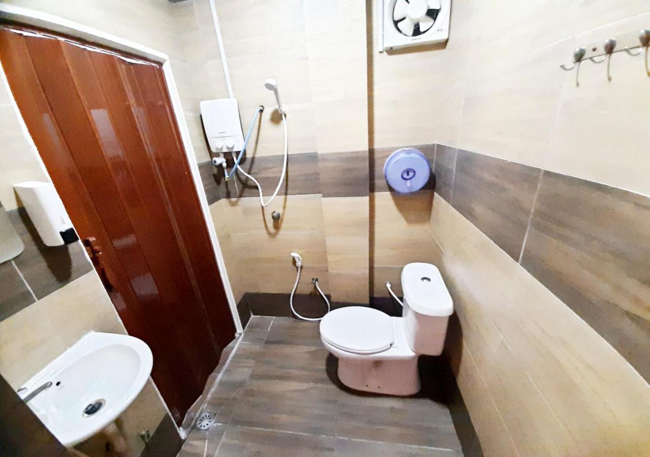 Mn Ferringhi Inn Batu Feringgi Exteriör bild