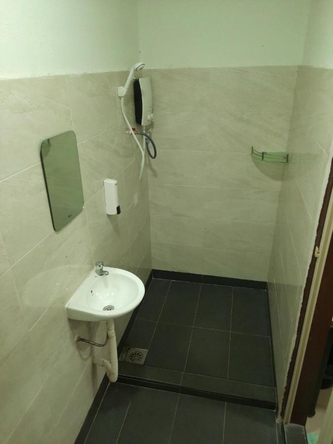 Mn Ferringhi Inn Batu Feringgi Exteriör bild