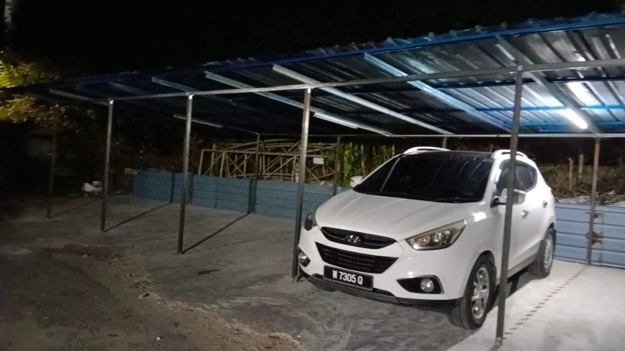 Mn Ferringhi Inn Batu Feringgi Exteriör bild